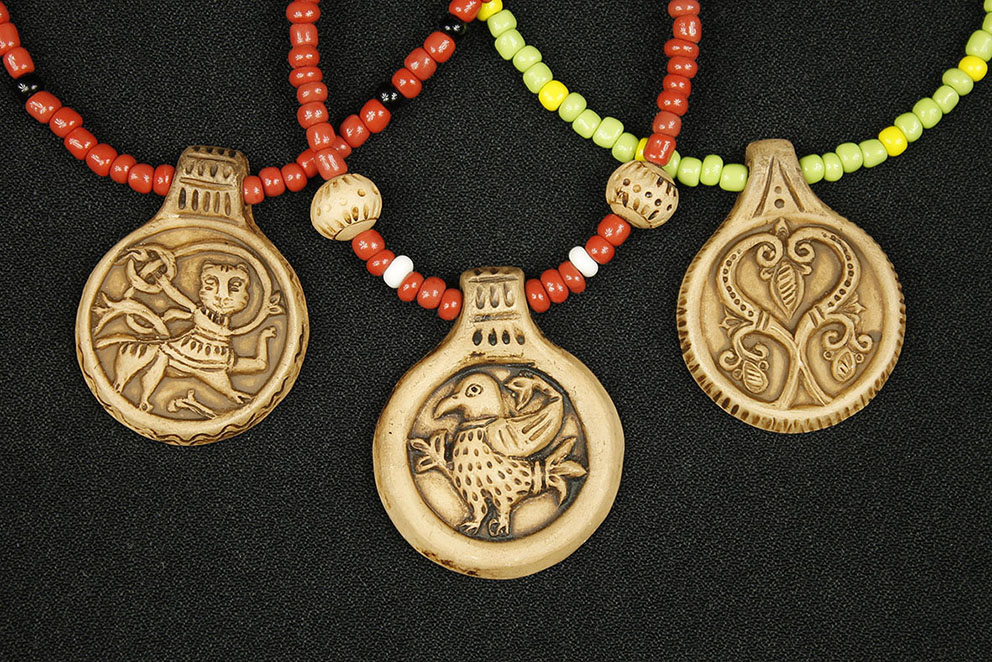 Підвіски із серії «Київська Русь». 2016. Кераміка